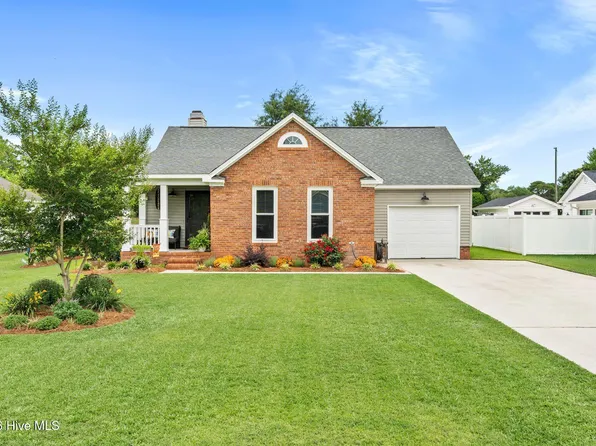 2932 New Town Drive, Wilmington, NC 28405