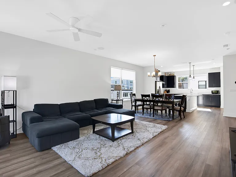 2506 W Cleveland St #9 — Photo 5