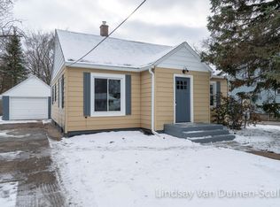 236 Montebello St SE, Kentwood, MI 49548