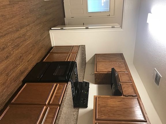 4th image of 925 Lemonwood St APT B