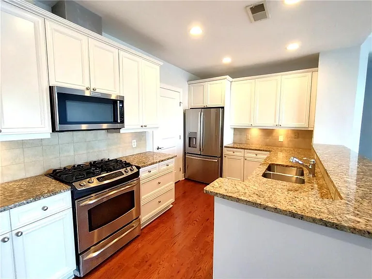 2950 Mount Wilkinson Pkwy SE #402 — Photo 6