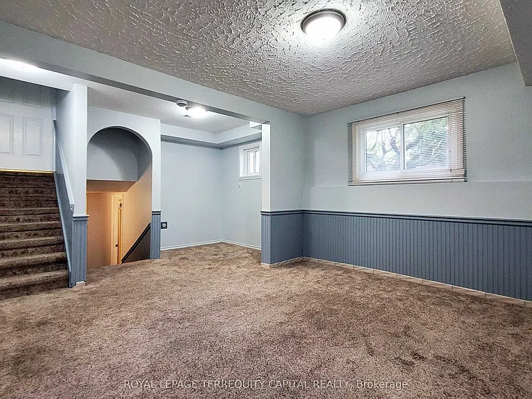 16 Mayfair Ct — Photo 19
