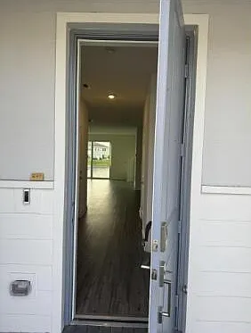 3 bed, 2.5 bath, 1821 sqft, $2,195 — Photo 4