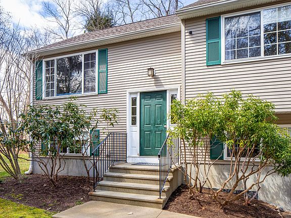 2nd image of 45 Courtland Dr
