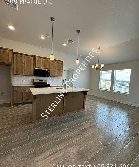 708 Prairie Ln — Photo 12