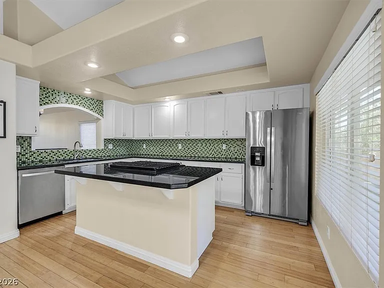 287 Helmsdale Dr — Photo 10