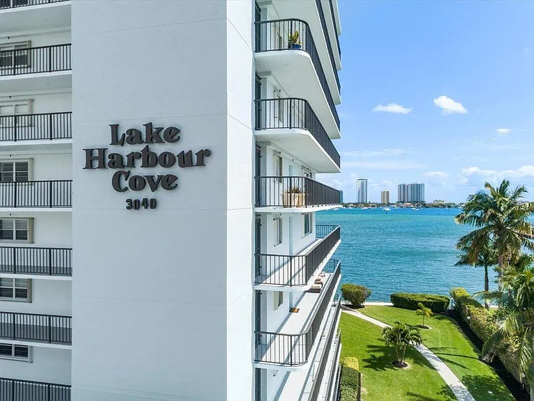 3040 Lake Shore Dr #101 — Photo 45