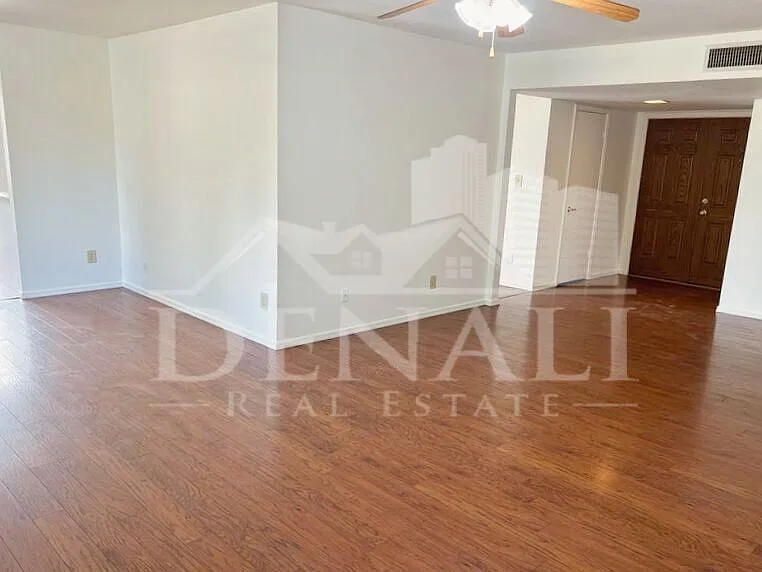 Building Photo - 647 S Bermuda Cir
