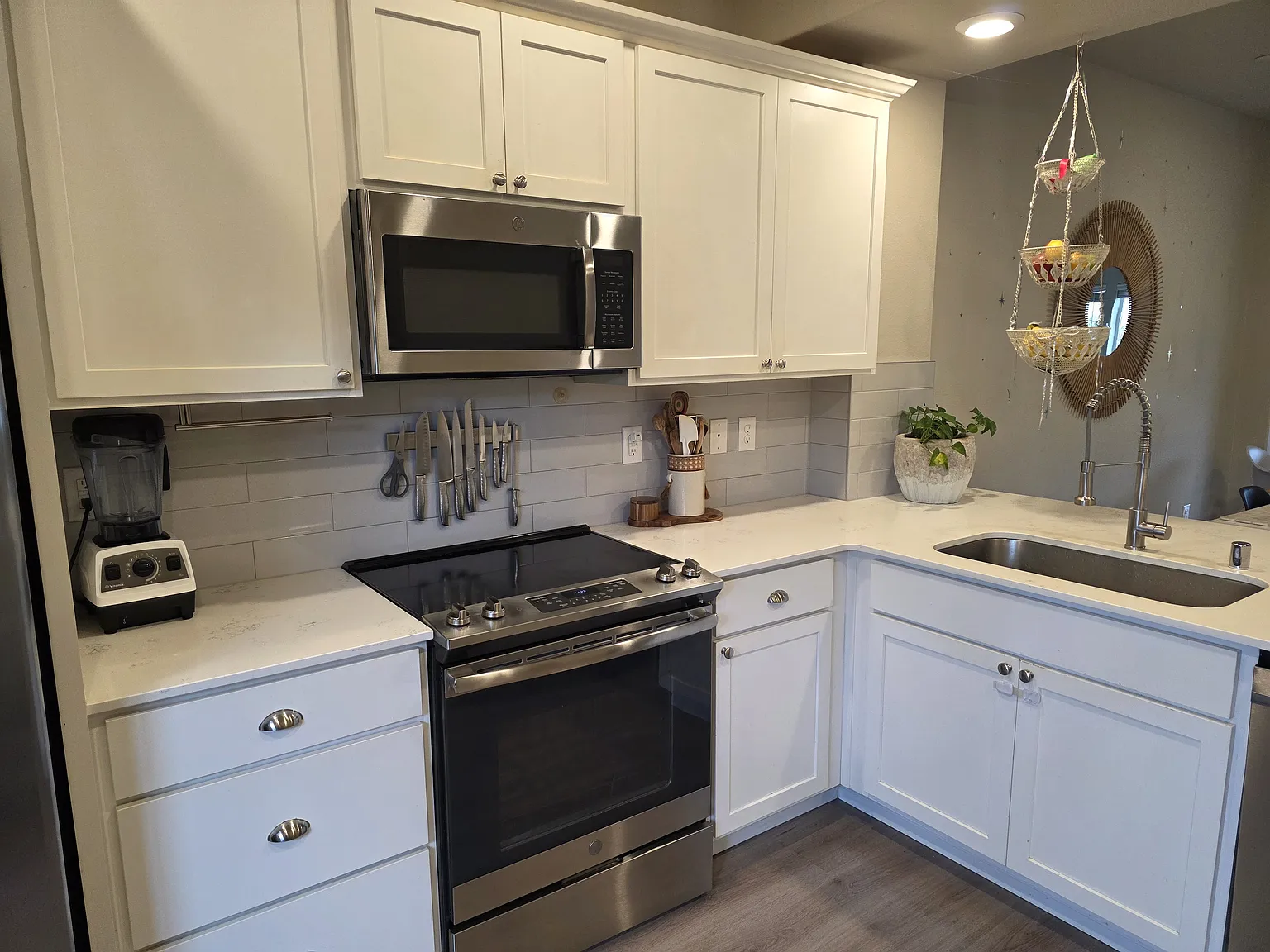 2 bed, 2.5 bath, 1572 sqft, $2,700 — Photo 4