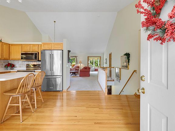 3rd image of 6654 Chadwick Dr