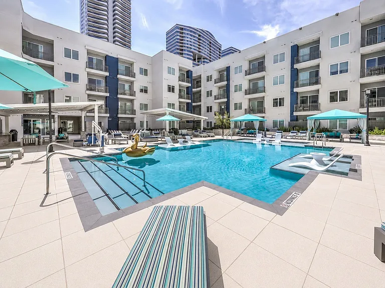 Lura Vegas Apartments — Photo 70