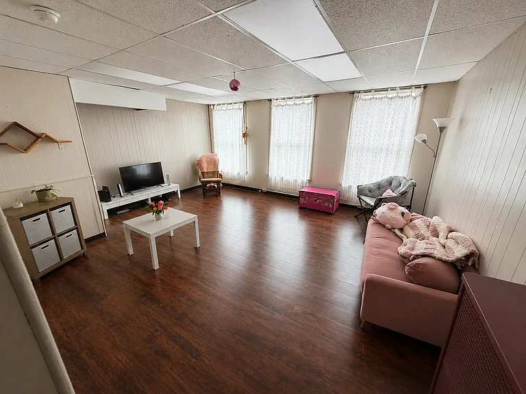 220 E State St #2 — Photo 2