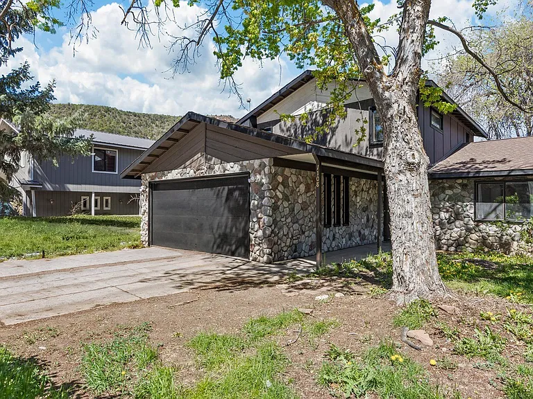 1108 Parkwood Ln — Photo 19