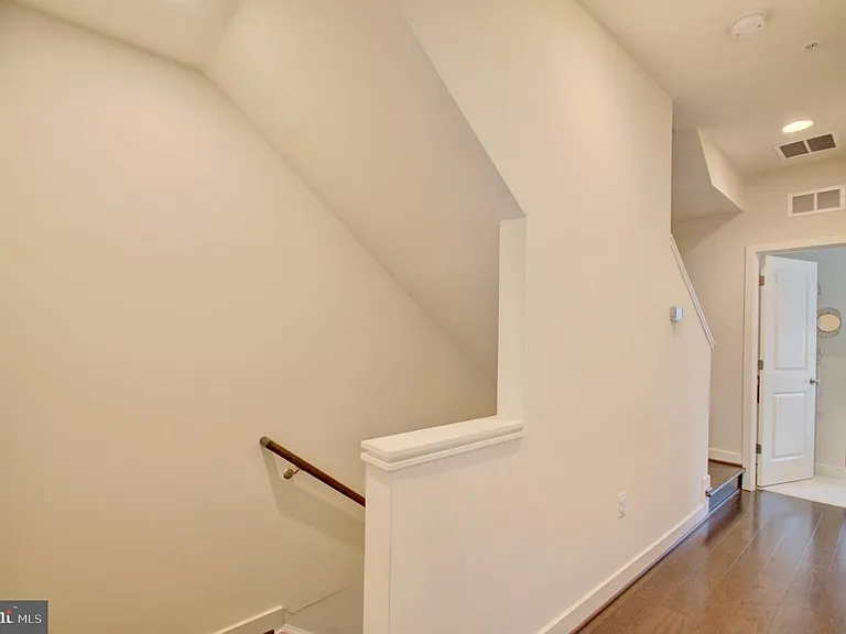 8078 Tribeca — Photo 22