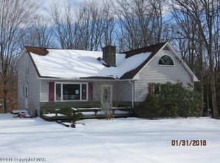 224 Oak Ln, Cresco, PA 18326