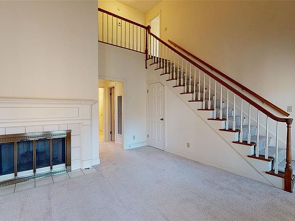 2nd image of 117 Creek Dr