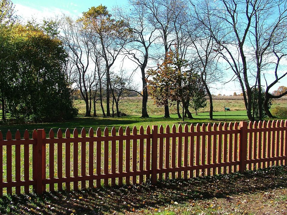 2nd image of 684 E Reeceville Rd