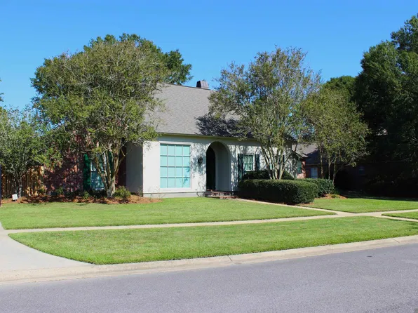 18225 Bel Meadow Ave, Baton Rouge, LA 70810