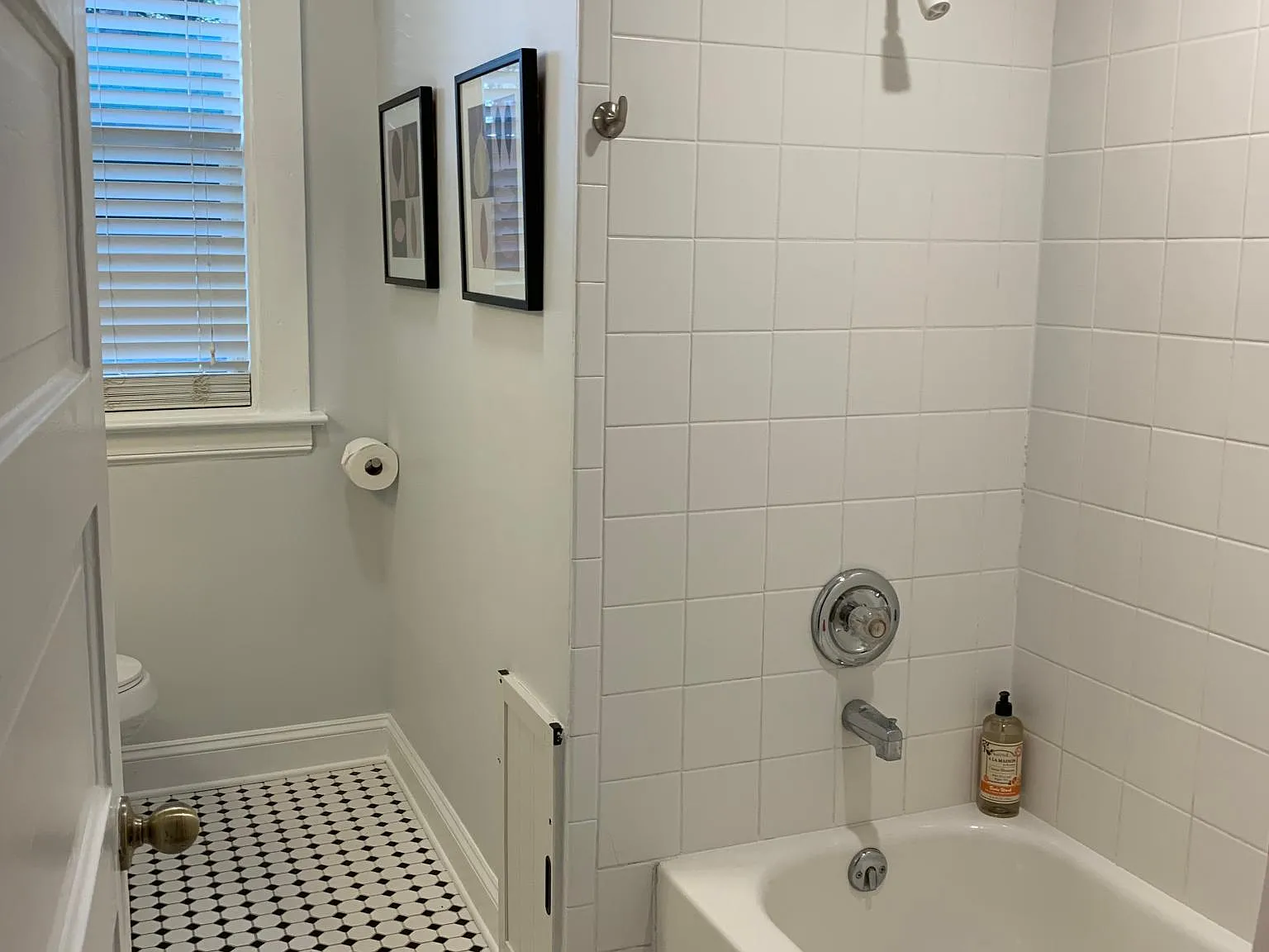 1649 Stockton St — Photo 4