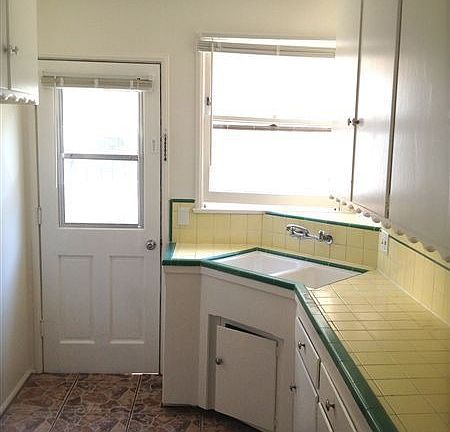 5th image of 1726 N Gramercy Pl