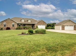 633 Garner Dr, Ozark, MO 65721