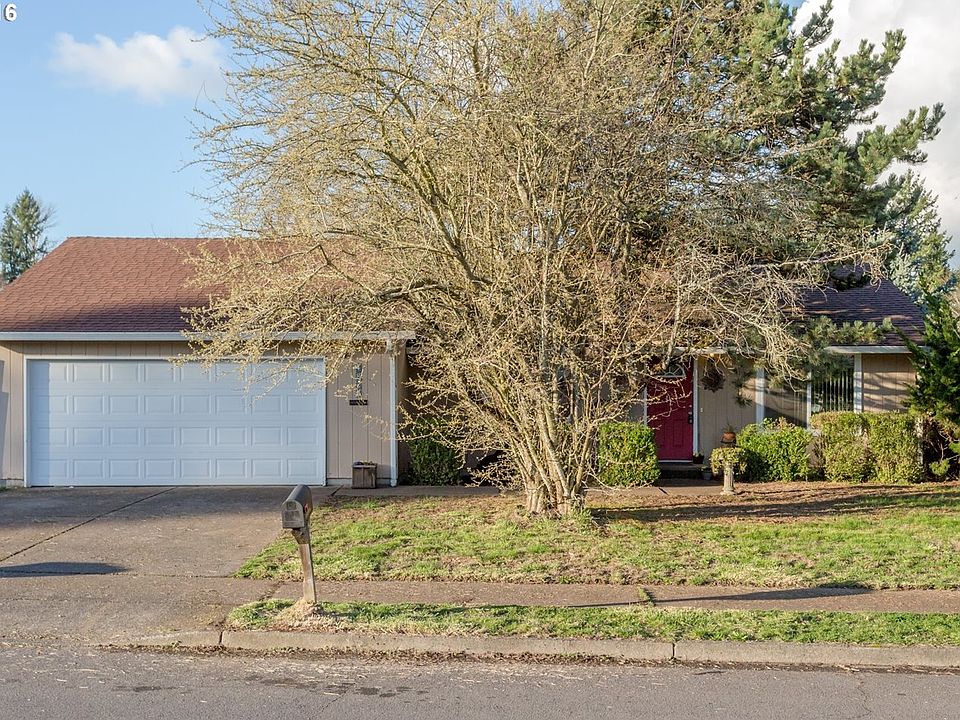 1st image of 4824 NE 55th Cir