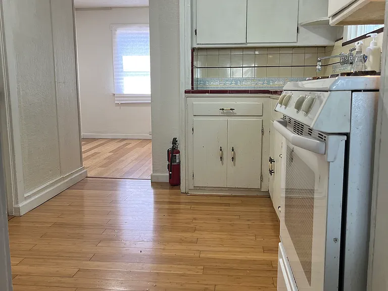 620 Parker Ave — Photo 5