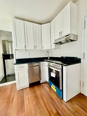 Rented by Bond New York | media 6