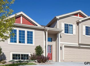 8629 S 69th St, Papillion, NE 68157