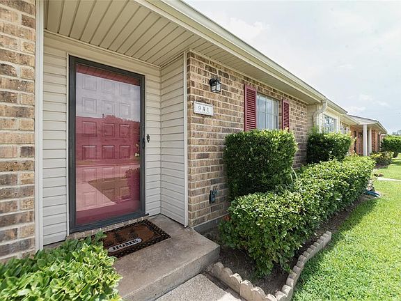 3rd image of 941 Park Meadow Dr