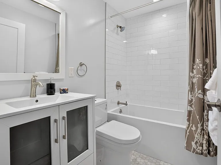 319 Forest Hills St #2 — Photo 23