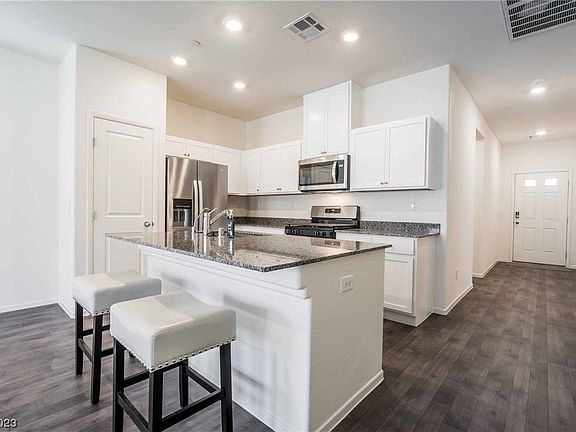 5th image of 1176 Desert Lake Ln