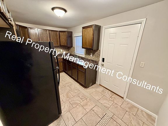 5th image of 6938 Spruce Ave