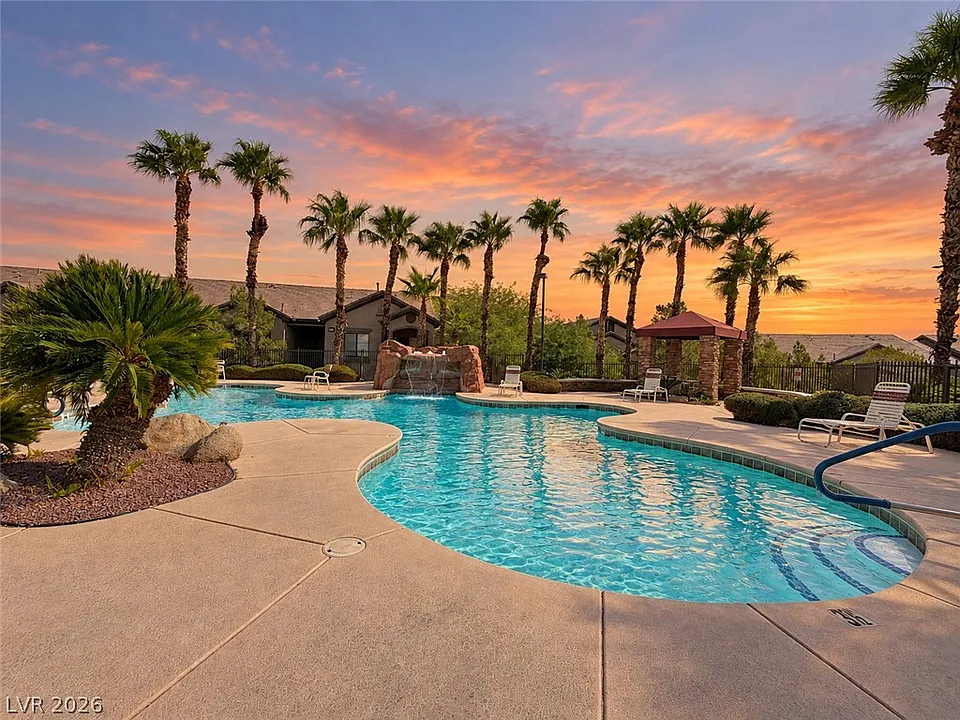 8250 N Grand Canyon Dr #1090
