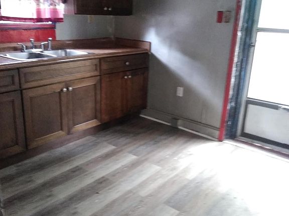 5th image of 210 Joyner Ave