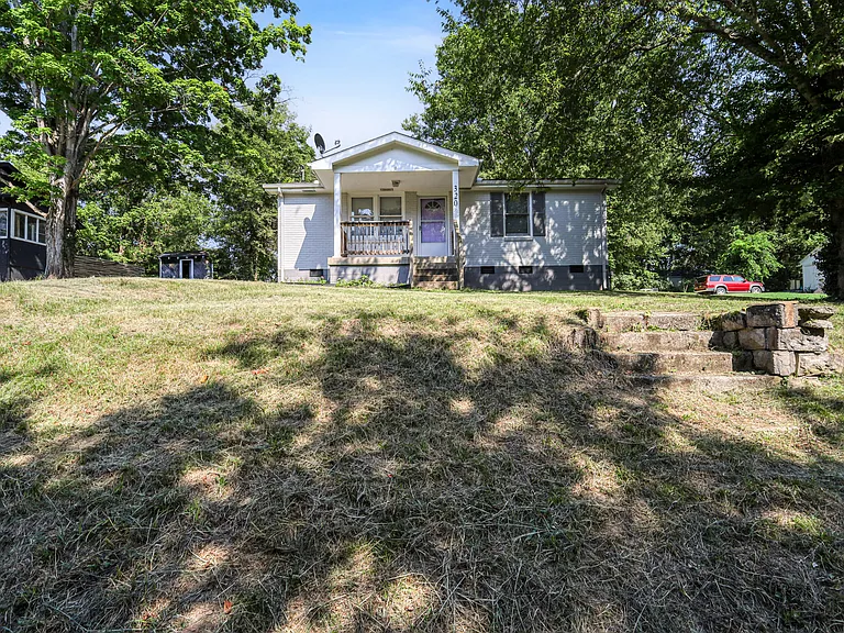 320 Oak St — Photo 20