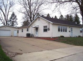 1412 18th St, Bettendorf, IA 52722
