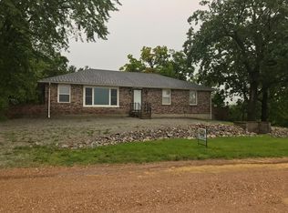 56993 Greenwood Dr, California, MO 65018