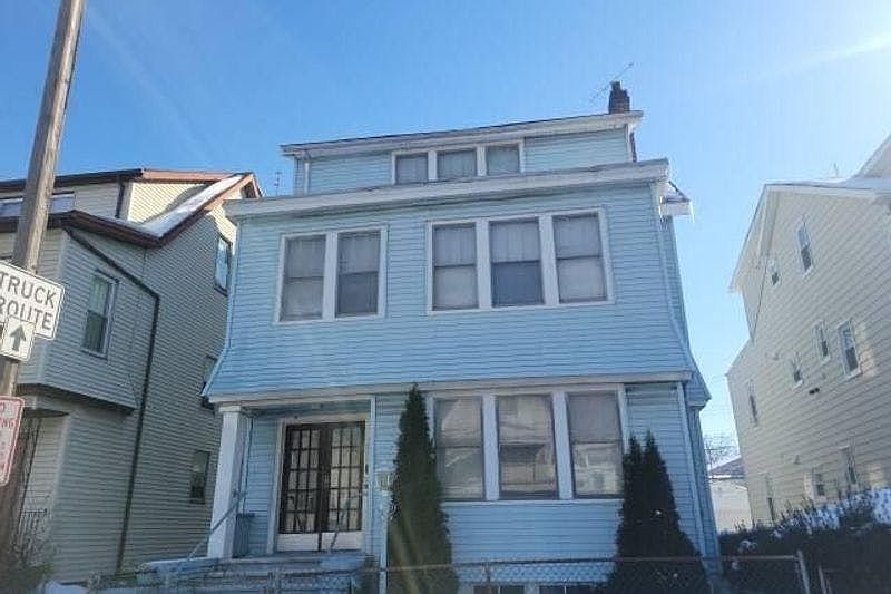 1st image of 558 S Clinton St