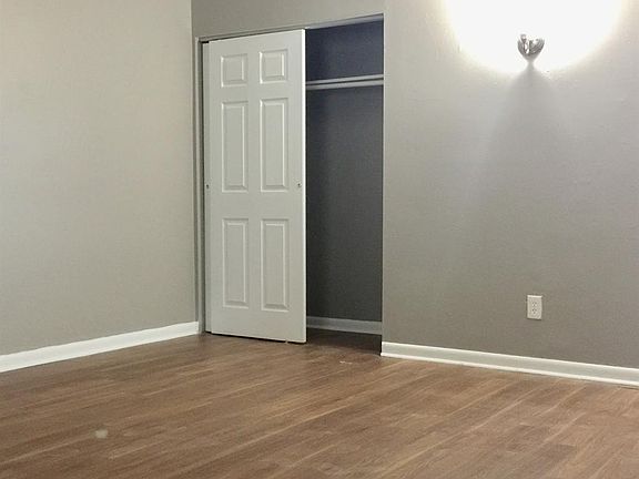 3rd image of 315 Ballpark Dr #1-18