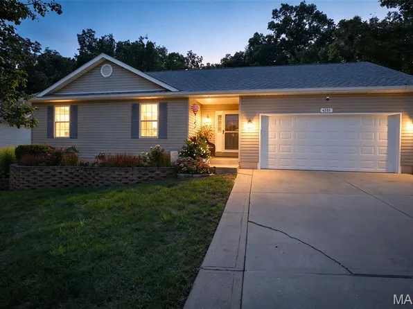 4285 NW Point Dr, House Springs, MO 63051