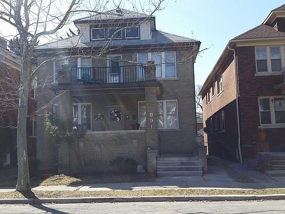 2nd image of 891 Beaconsfield Ave #92c57ac82