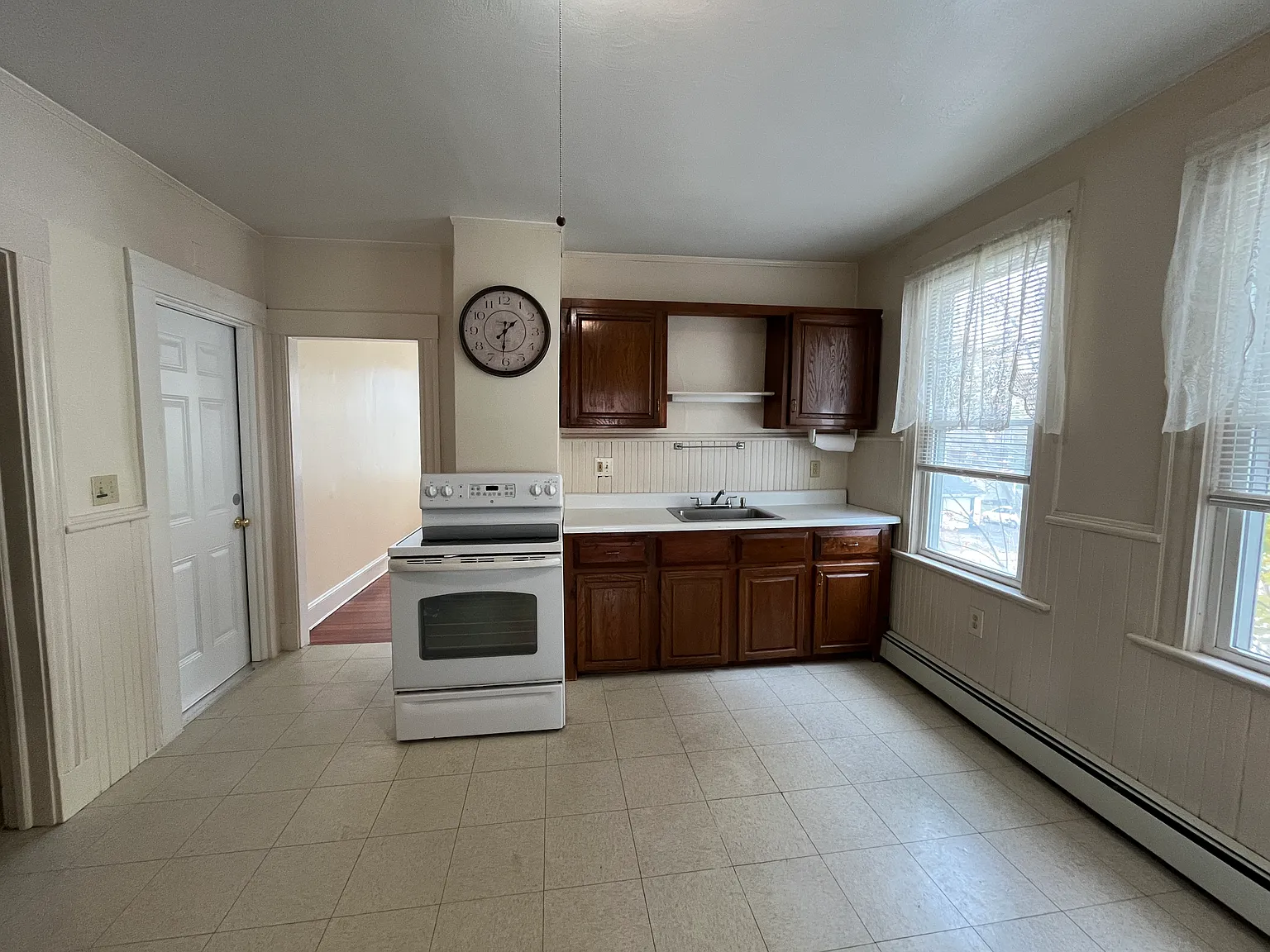 109 Holl St — Photo 2