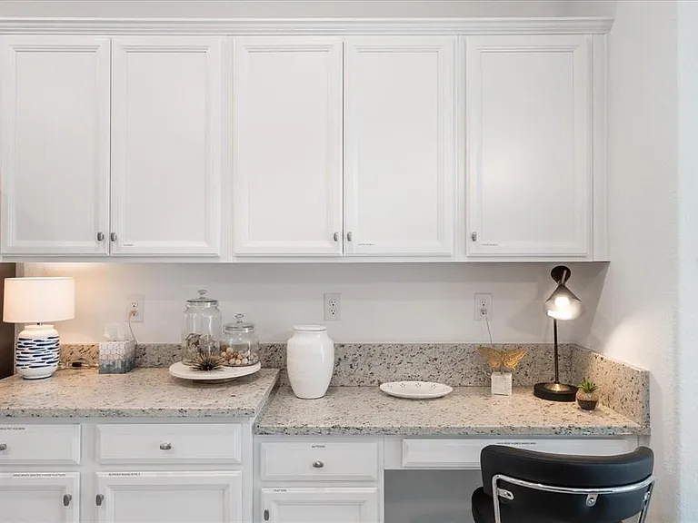 6523 Clairborne Ln — Photo 25