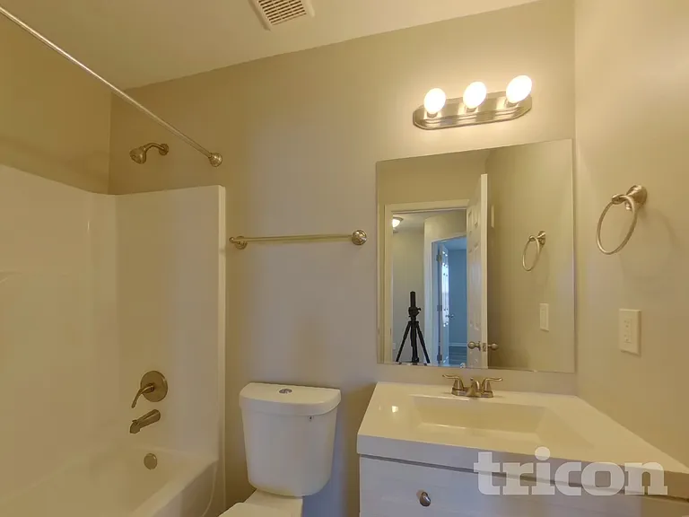 1836 Wendy Blvd — Photo 14