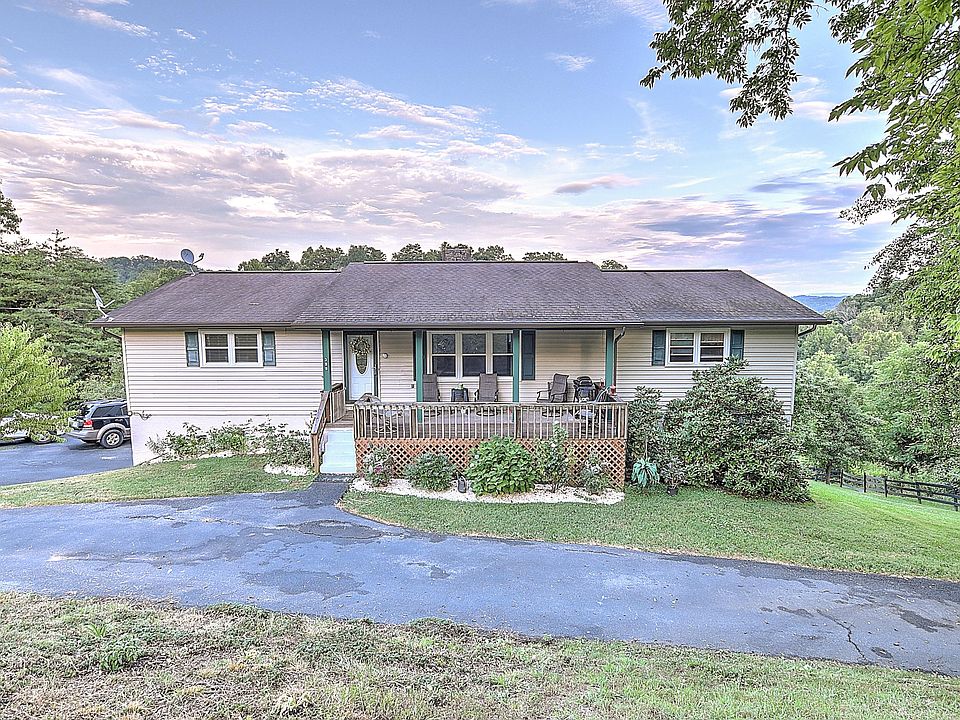 1st image of 399 Wilcox Cir