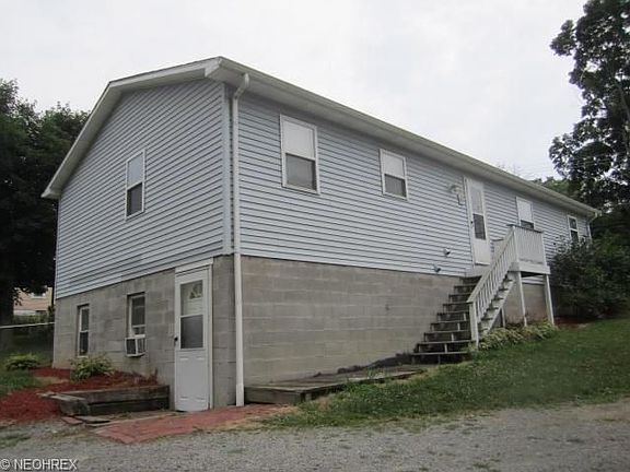 2nd image of 836 Newgarden Ave