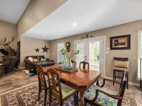 4th image of 5919 Plantation Dr