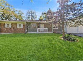 62 Verleye Ave, East Northport, NY 11731