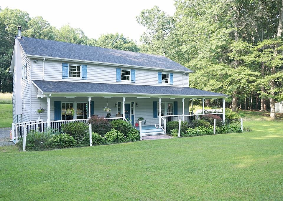 1st image of 205 Elizabeth Kay Ln